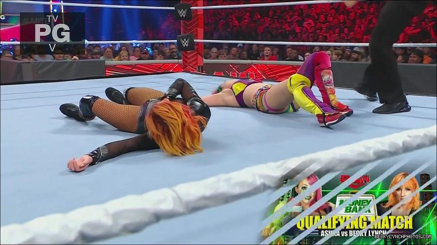 WWE_Monday_Night_Raw_2022_06_20_720p_HDTV_x264-NWCHD_mp4_007143110.jpg