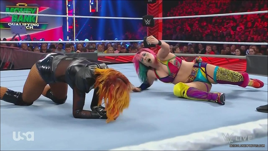 WWE_Monday_Night_Raw_2022_06_20_720p_HDTV_x264-NWCHD_mp4_007154321.jpg