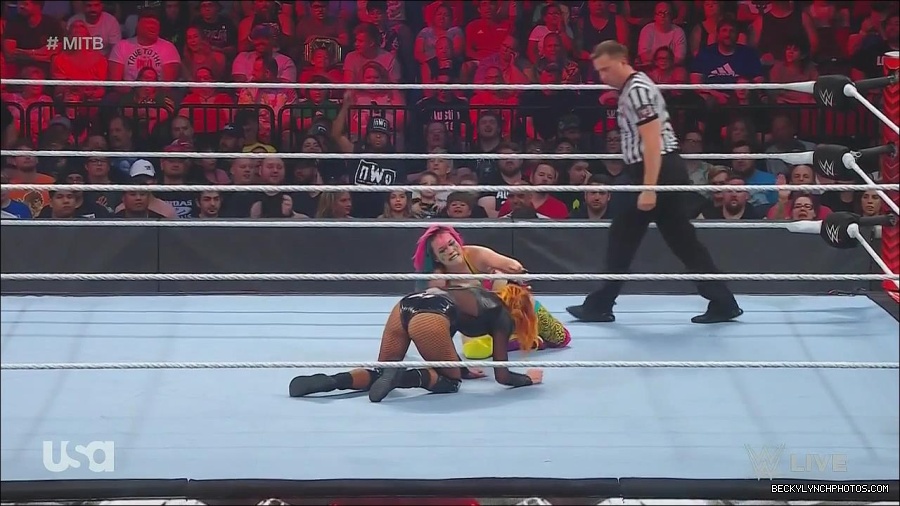 WWE_Monday_Night_Raw_2022_06_20_720p_HDTV_x264-NWCHD_mp4_007155922.jpg