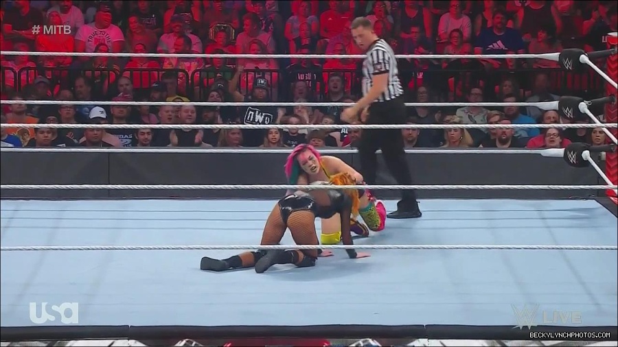 WWE_Monday_Night_Raw_2022_06_20_720p_HDTV_x264-NWCHD_mp4_007156323.jpg