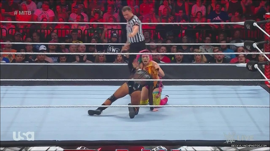 WWE_Monday_Night_Raw_2022_06_20_720p_HDTV_x264-NWCHD_mp4_007156723.jpg