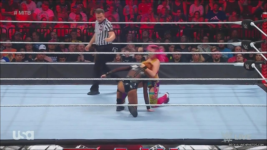 WWE_Monday_Night_Raw_2022_06_20_720p_HDTV_x264-NWCHD_mp4_007157124.jpg