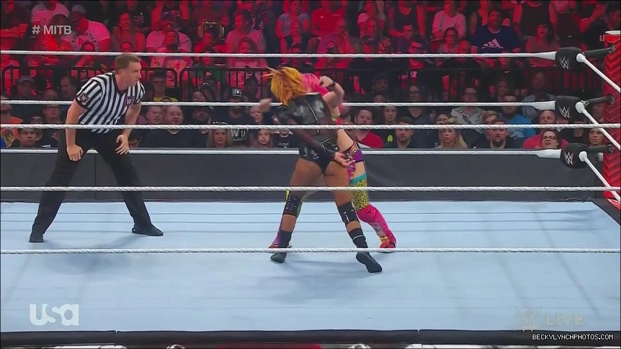 WWE_Monday_Night_Raw_2022_06_20_720p_HDTV_x264-NWCHD_mp4_007159526.jpg