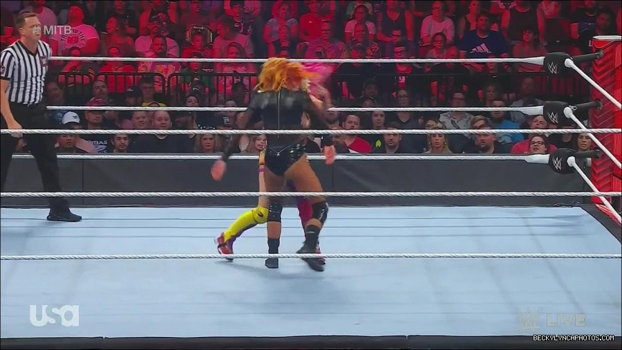 WWE_Monday_Night_Raw_2022_06_20_720p_HDTV_x264-NWCHD_mp4_007162329.jpg