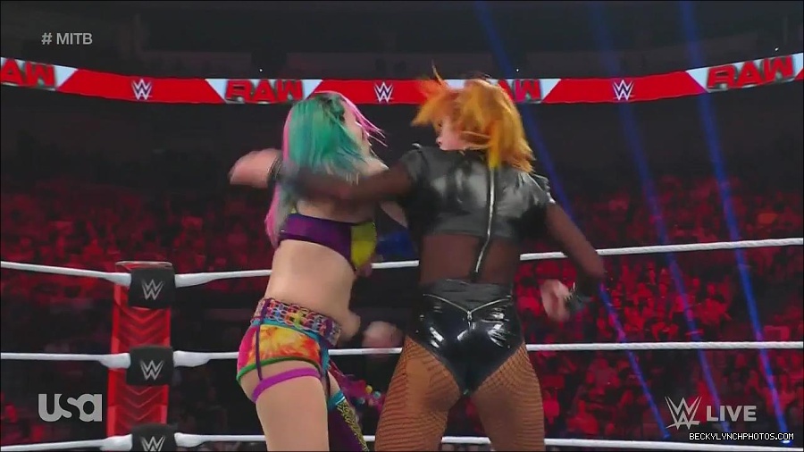 WWE_Monday_Night_Raw_2022_06_20_720p_HDTV_x264-NWCHD_mp4_007163130.jpg