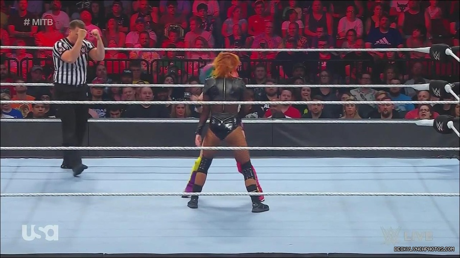 WWE_Monday_Night_Raw_2022_06_20_720p_HDTV_x264-NWCHD_mp4_007165132.jpg