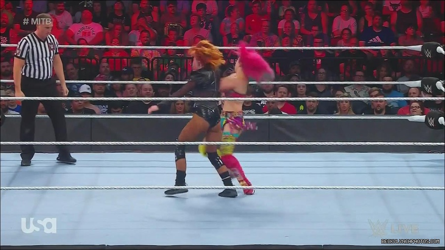 WWE_Monday_Night_Raw_2022_06_20_720p_HDTV_x264-NWCHD_mp4_007167934.jpg