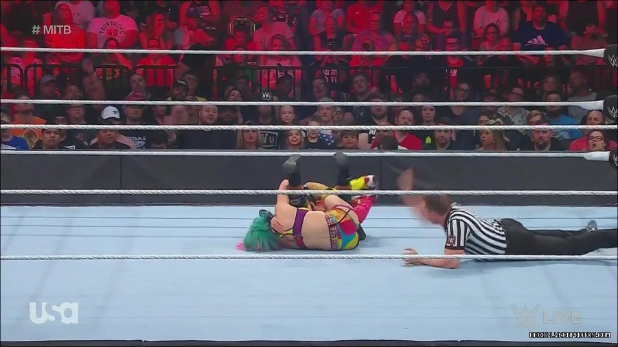WWE_Monday_Night_Raw_2022_06_20_720p_HDTV_x264-NWCHD_mp4_007171938.jpg