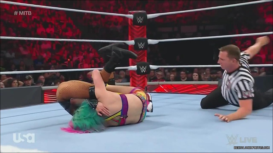 WWE_Monday_Night_Raw_2022_06_20_720p_HDTV_x264-NWCHD_mp4_007172339.jpg