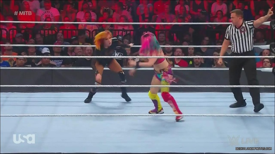 WWE_Monday_Night_Raw_2022_06_20_720p_HDTV_x264-NWCHD_mp4_007174741.jpg
