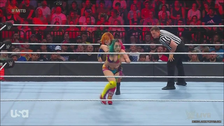 WWE_Monday_Night_Raw_2022_06_20_720p_HDTV_x264-NWCHD_mp4_007177944.jpg