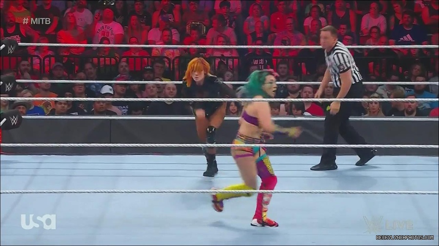 WWE_Monday_Night_Raw_2022_06_20_720p_HDTV_x264-NWCHD_mp4_007178345.jpg