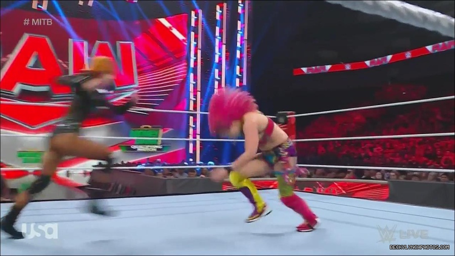 WWE_Monday_Night_Raw_2022_06_20_720p_HDTV_x264-NWCHD_mp4_007180347.jpg