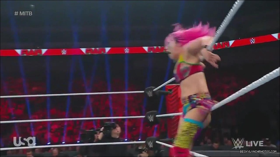 WWE_Monday_Night_Raw_2022_06_20_720p_HDTV_x264-NWCHD_mp4_007181548.jpg