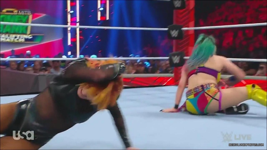 WWE_Monday_Night_Raw_2022_06_20_720p_HDTV_x264-NWCHD_mp4_007183950.jpg