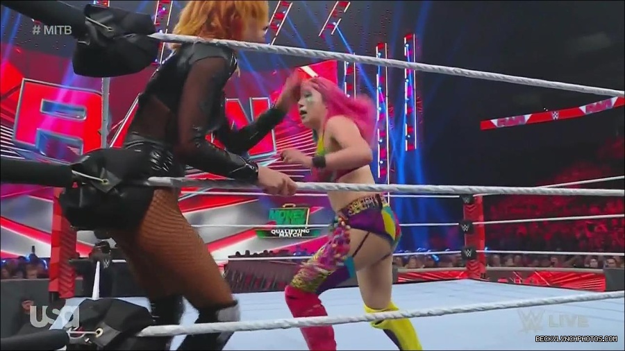 WWE_Monday_Night_Raw_2022_06_20_720p_HDTV_x264-NWCHD_mp4_007193160.jpg