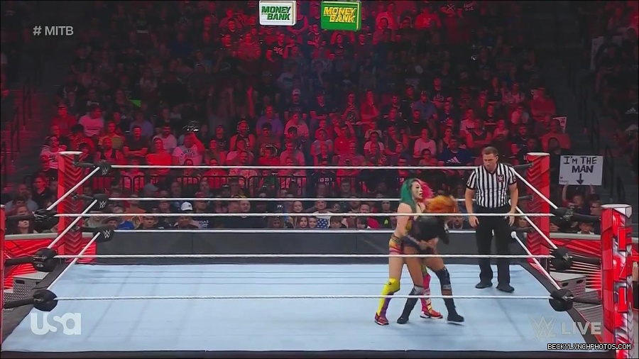 WWE_Monday_Night_Raw_2022_06_20_720p_HDTV_x264-NWCHD_mp4_007195962.jpg
