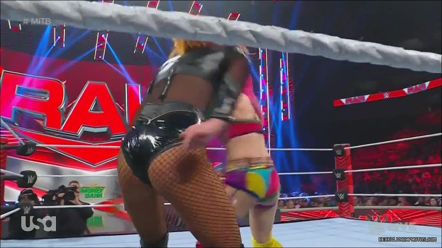 WWE_Monday_Night_Raw_2022_06_20_720p_HDTV_x264-NWCHD_mp4_007197164.jpg