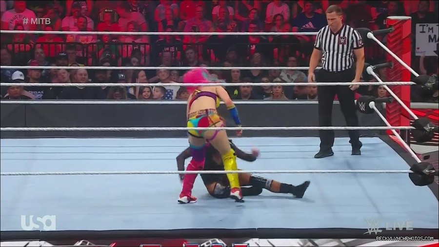 WWE_Monday_Night_Raw_2022_06_20_720p_HDTV_x264-NWCHD_mp4_007203970.jpg