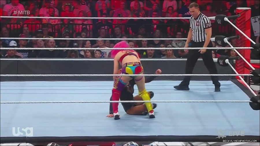 WWE_Monday_Night_Raw_2022_06_20_720p_HDTV_x264-NWCHD_mp4_007204371.jpg
