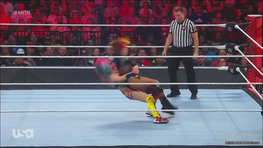 WWE_Monday_Night_Raw_2022_06_20_720p_HDTV_x264-NWCHD_mp4_007206373.jpg