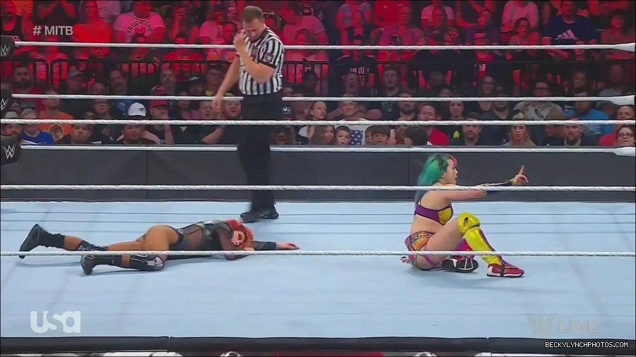 WWE_Monday_Night_Raw_2022_06_20_720p_HDTV_x264-NWCHD_mp4_007208375.jpg