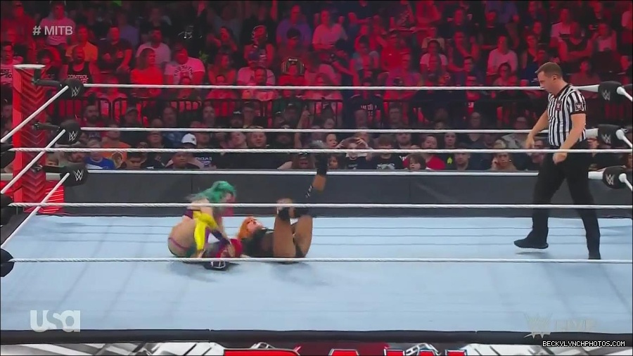 WWE_Monday_Night_Raw_2022_06_20_720p_HDTV_x264-NWCHD_mp4_007216383.jpg