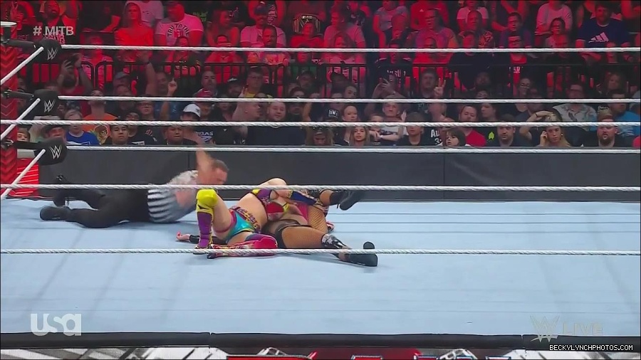 WWE_Monday_Night_Raw_2022_06_20_720p_HDTV_x264-NWCHD_mp4_007219986.jpg