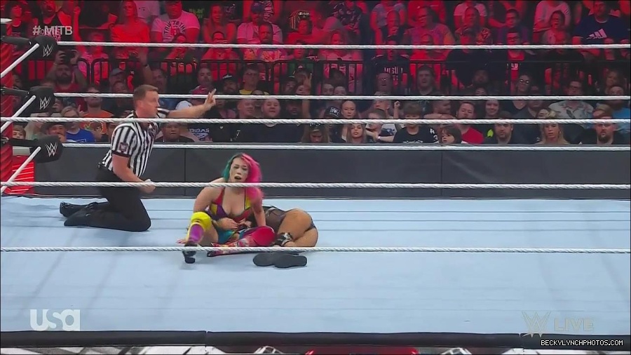 WWE_Monday_Night_Raw_2022_06_20_720p_HDTV_x264-NWCHD_mp4_007221588.jpg