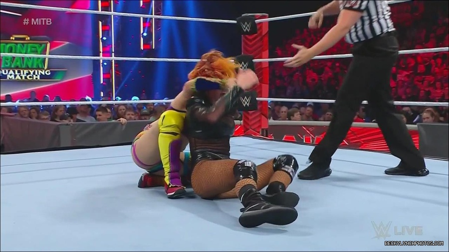 WWE_Monday_Night_Raw_2022_06_20_720p_HDTV_x264-NWCHD_mp4_007238004.jpg