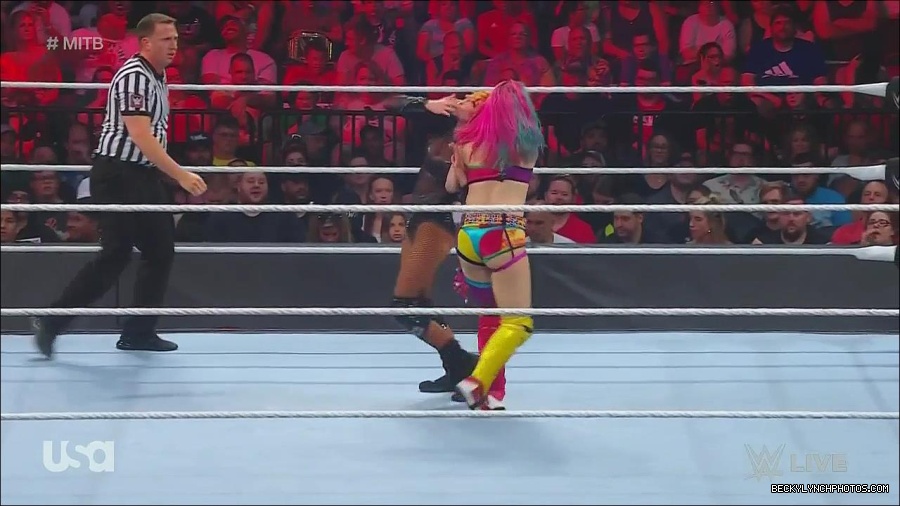 WWE_Monday_Night_Raw_2022_06_20_720p_HDTV_x264-NWCHD_mp4_007241208.jpg