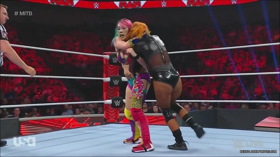 WWE_Monday_Night_Raw_2022_06_20_720p_HDTV_x264-NWCHD_mp4_007242409.jpg