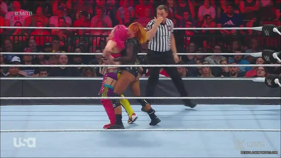 WWE_Monday_Night_Raw_2022_06_20_720p_HDTV_x264-NWCHD_mp4_007243610.jpg