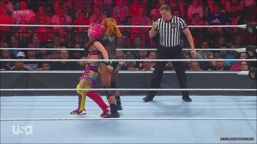WWE_Monday_Night_Raw_2022_06_20_720p_HDTV_x264-NWCHD_mp4_007244010.jpg