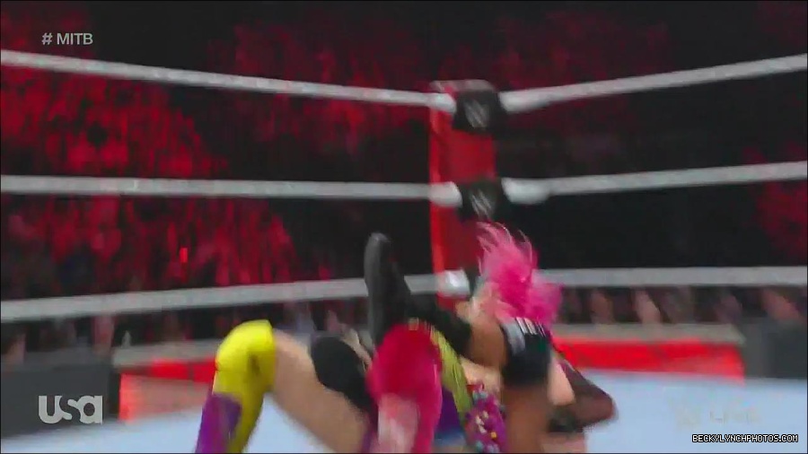 WWE_Monday_Night_Raw_2022_06_20_720p_HDTV_x264-NWCHD_mp4_007246012.jpg