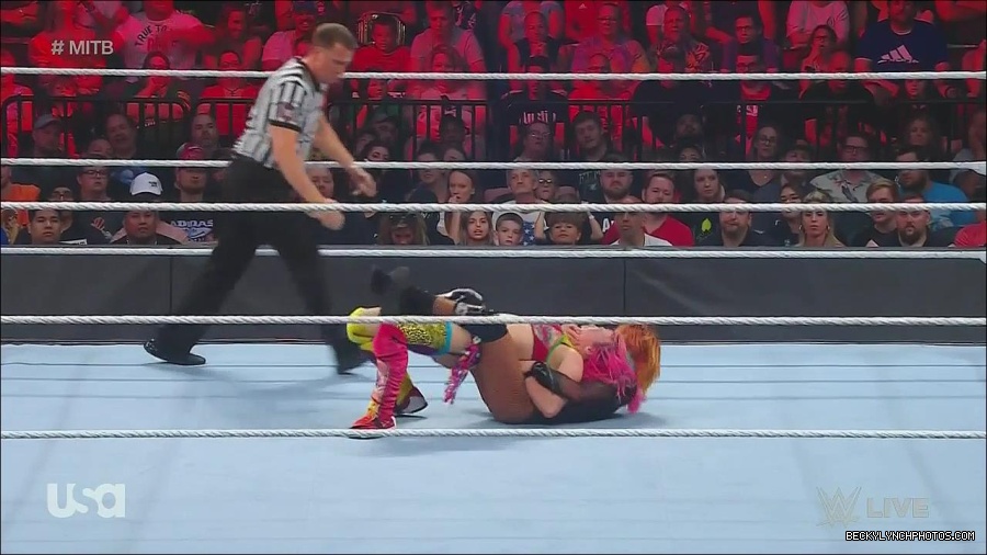 WWE_Monday_Night_Raw_2022_06_20_720p_HDTV_x264-NWCHD_mp4_007247214.jpg