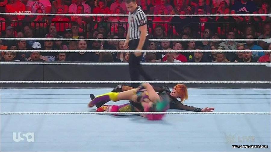 WWE_Monday_Night_Raw_2022_06_20_720p_HDTV_x264-NWCHD_mp4_007253620.jpg