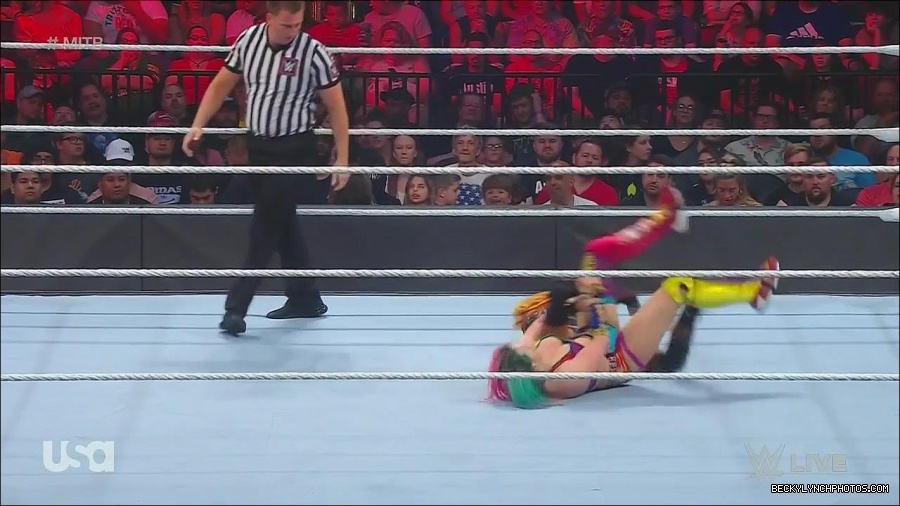 WWE_Monday_Night_Raw_2022_06_20_720p_HDTV_x264-NWCHD_mp4_007254421.jpg