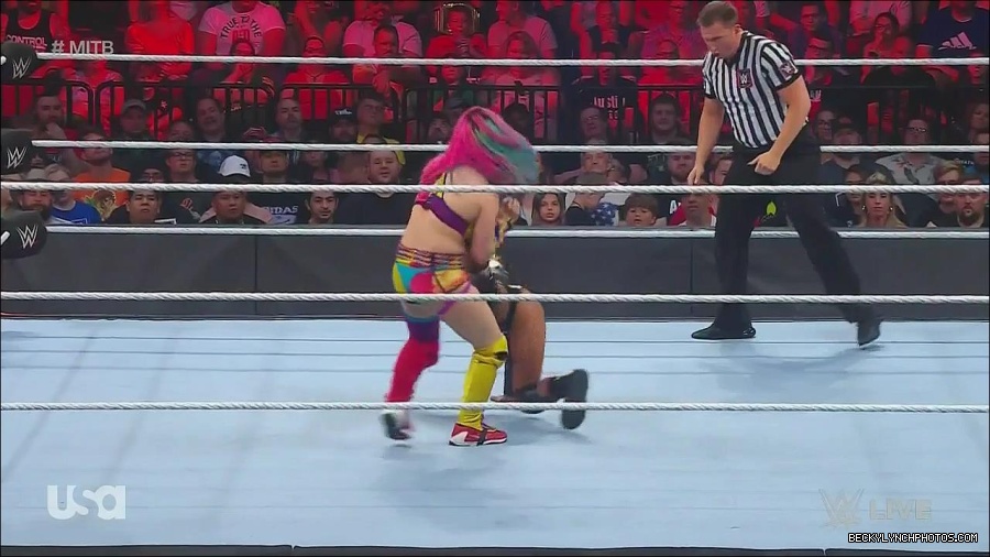 WWE_Monday_Night_Raw_2022_06_20_720p_HDTV_x264-NWCHD_mp4_007263630.jpg