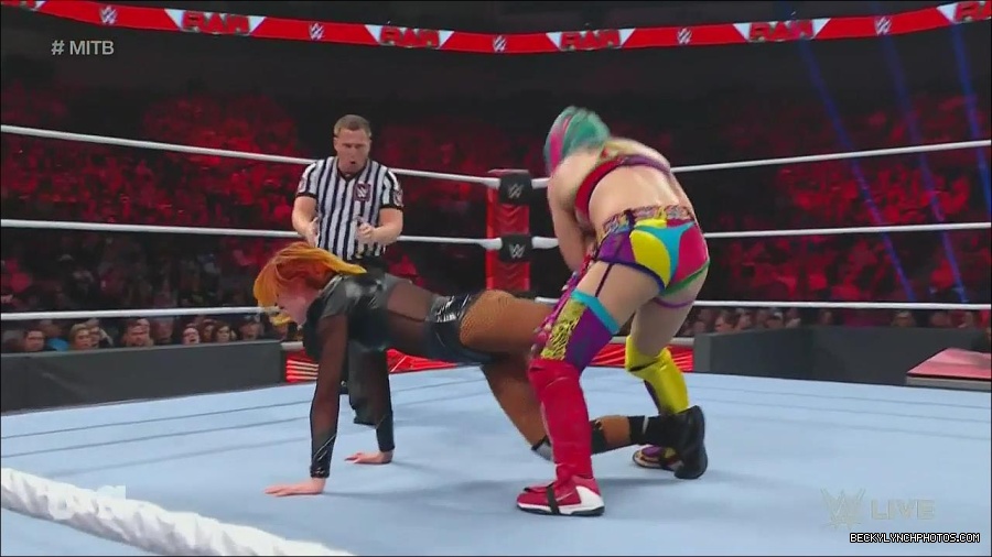 WWE_Monday_Night_Raw_2022_06_20_720p_HDTV_x264-NWCHD_mp4_007265232.jpg