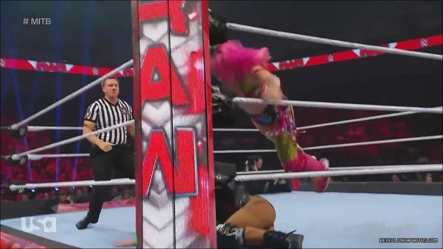 WWE_Monday_Night_Raw_2022_06_20_720p_HDTV_x264-NWCHD_mp4_007272439.jpg