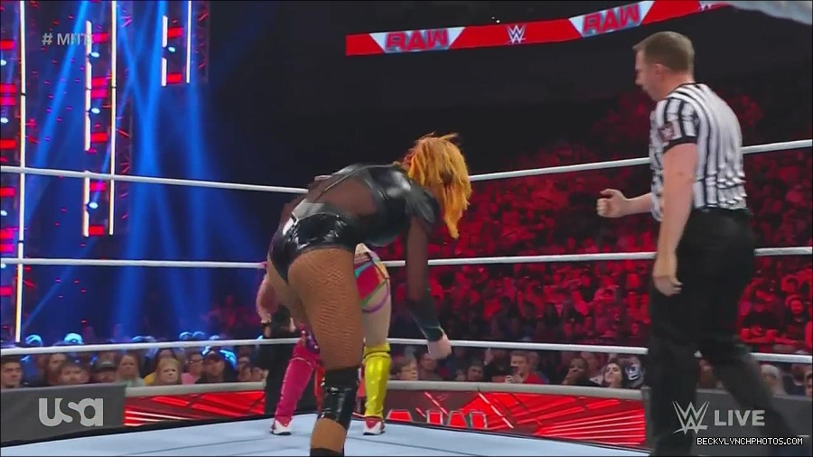 WWE_Monday_Night_Raw_2022_06_20_720p_HDTV_x264-NWCHD_mp4_007277644.jpg