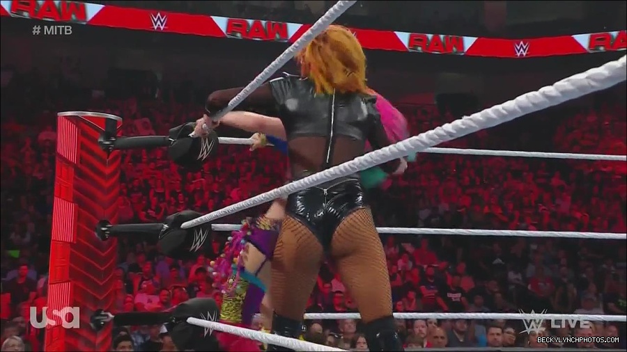 WWE_Monday_Night_Raw_2022_06_20_720p_HDTV_x264-NWCHD_mp4_007280847.jpg