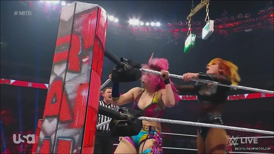 WWE_Monday_Night_Raw_2022_06_20_720p_HDTV_x264-NWCHD_mp4_007282048.jpg