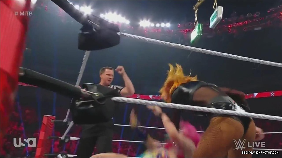 WWE_Monday_Night_Raw_2022_06_20_720p_HDTV_x264-NWCHD_mp4_007283250.jpg