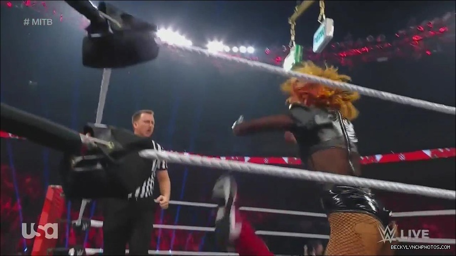 WWE_Monday_Night_Raw_2022_06_20_720p_HDTV_x264-NWCHD_mp4_007283650.jpg