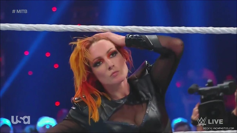 WWE_Monday_Night_Raw_2022_06_20_720p_HDTV_x264-NWCHD_mp4_007289656.jpg