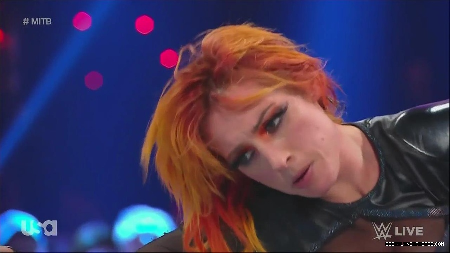 WWE_Monday_Night_Raw_2022_06_20_720p_HDTV_x264-NWCHD_mp4_007292058.jpg