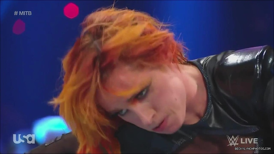 WWE_Monday_Night_Raw_2022_06_20_720p_HDTV_x264-NWCHD_mp4_007293660.jpg