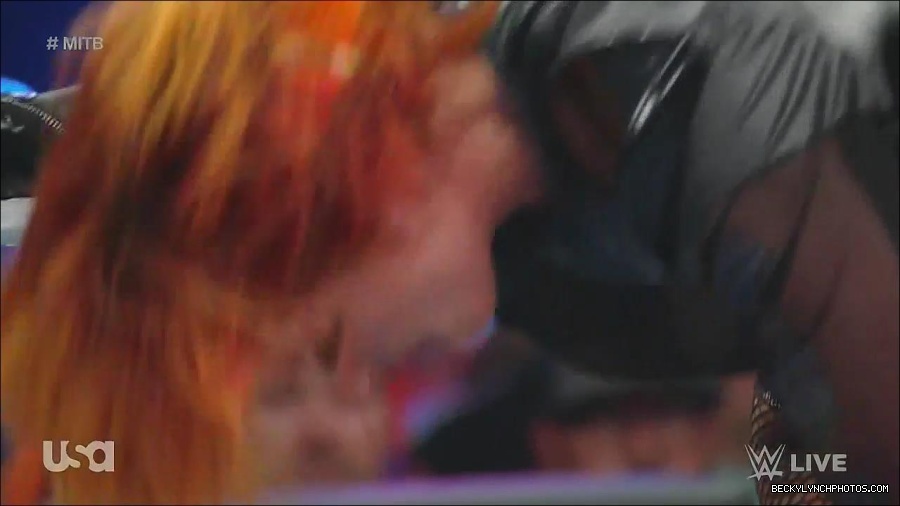 WWE_Monday_Night_Raw_2022_06_20_720p_HDTV_x264-NWCHD_mp4_007294861.jpg